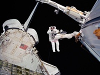 Space Sts105 343 004 800 600